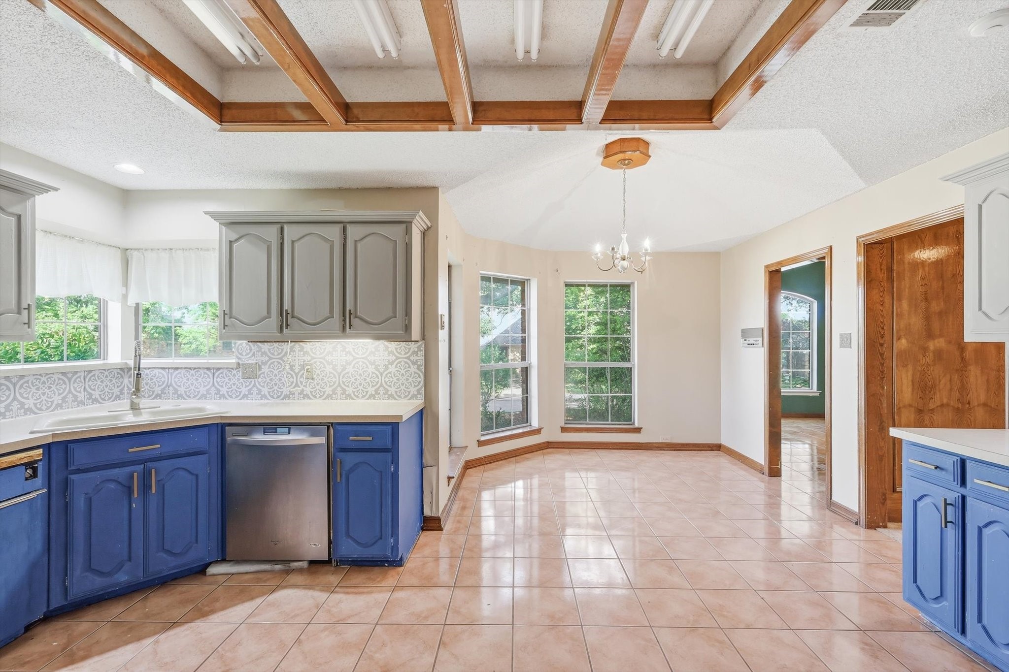 613 Deer Creek Drive Desoto TX 75115