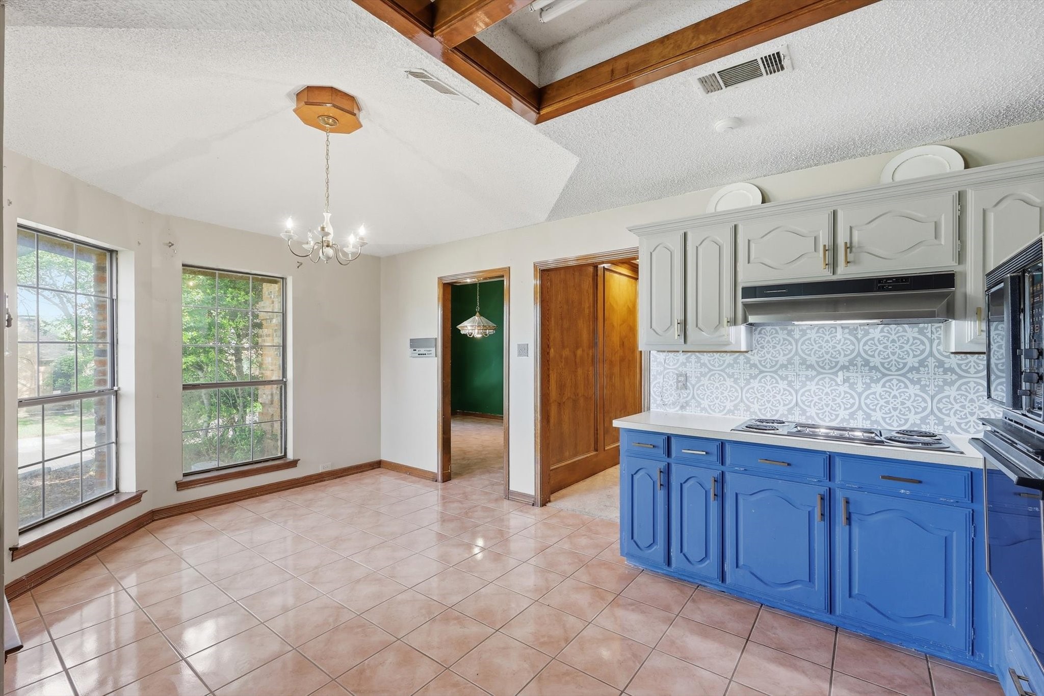 613 Deer Creek Drive Desoto TX 75115