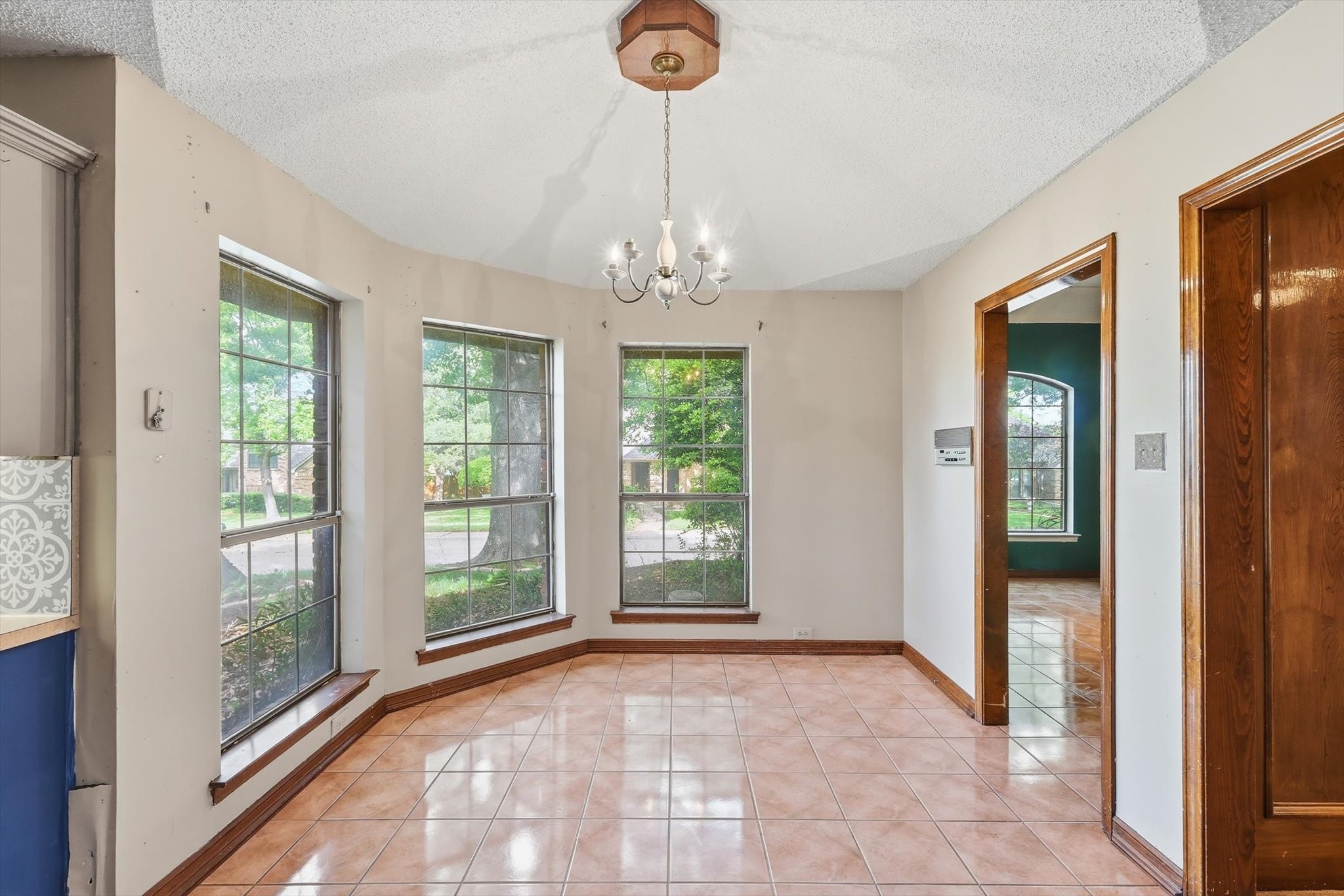 613 Deer Creek Drive Desoto TX 75115