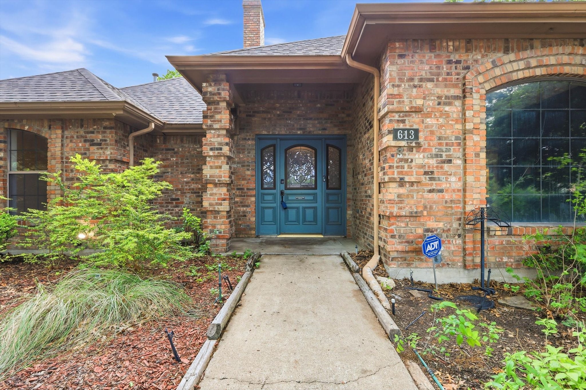 613 Deer Creek Drive Desoto TX 75115