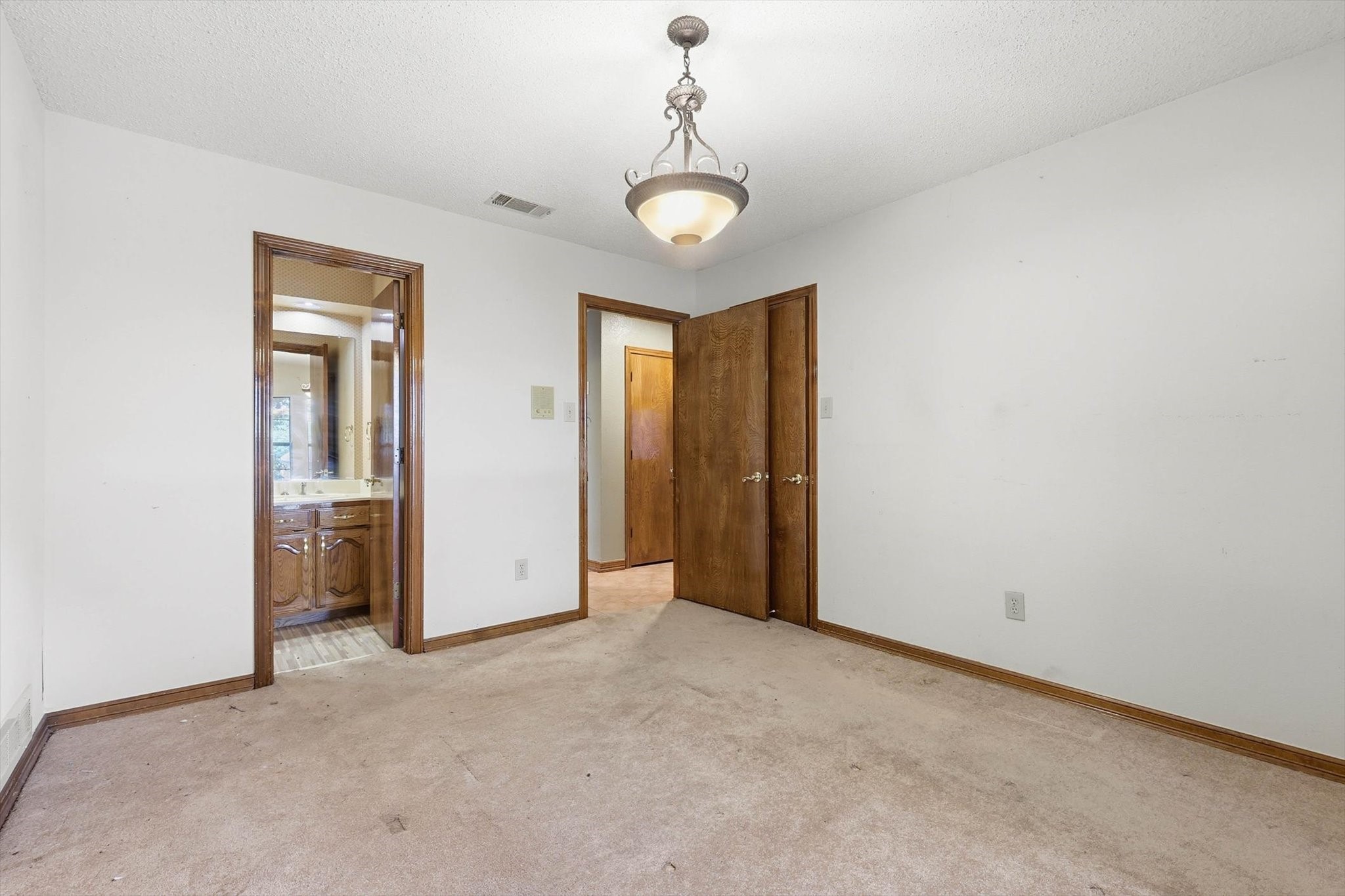 613 Deer Creek Drive Desoto TX 75115