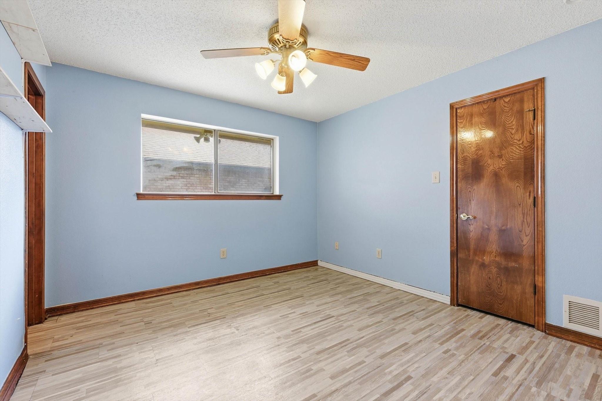 613 Deer Creek Drive Desoto TX 75115