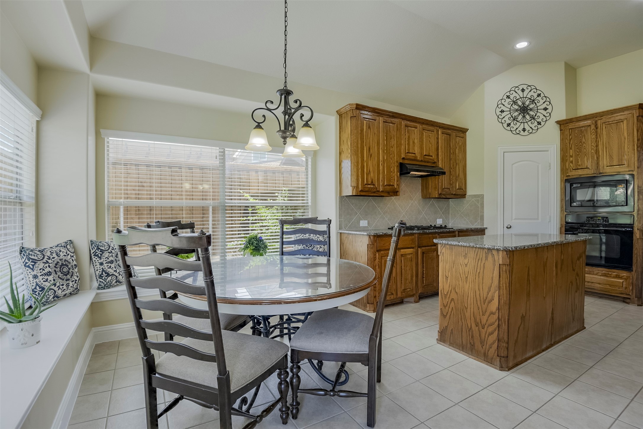 3006 Redcliff Lane Garland TX 75043