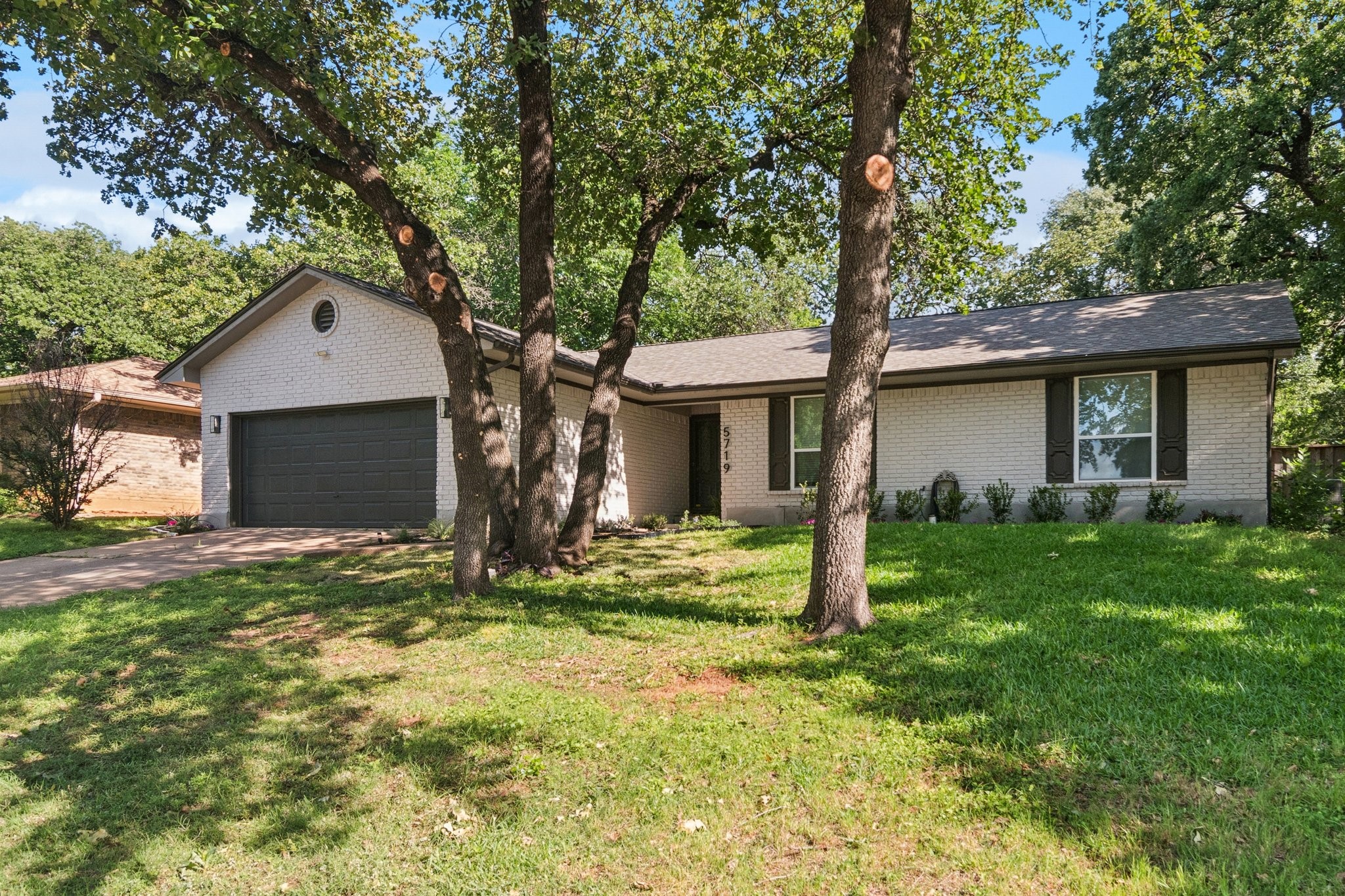 5719 Valley Ridge Court Arlington TX 76017