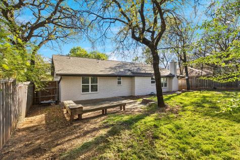 5719 Valley Ridge Court Arlington TX 76017