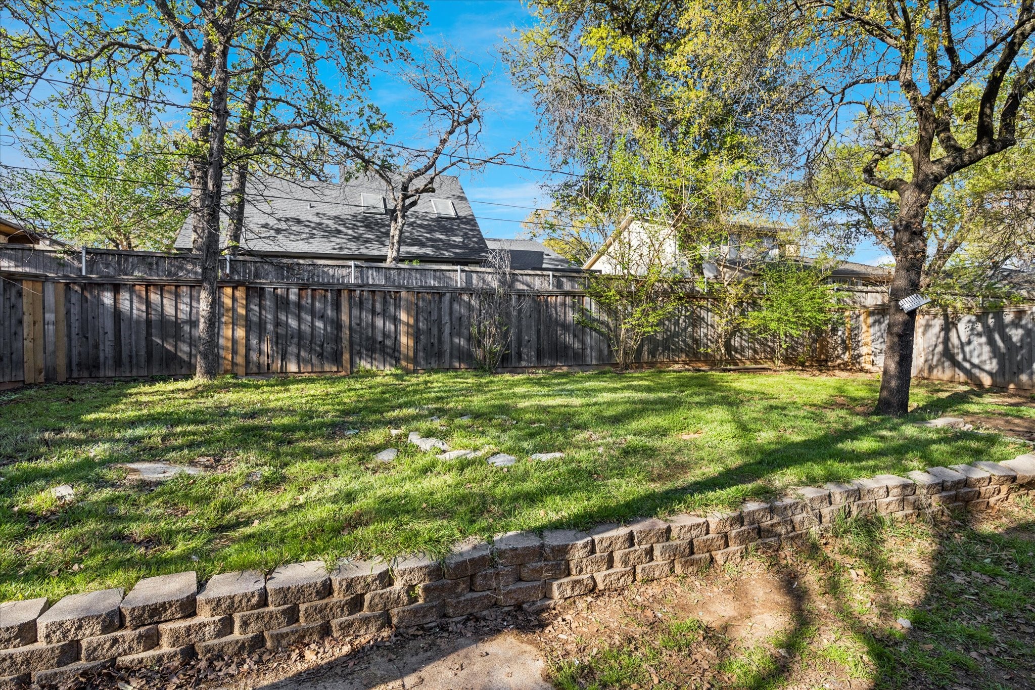 5719 Valley Ridge Court Arlington TX 76017