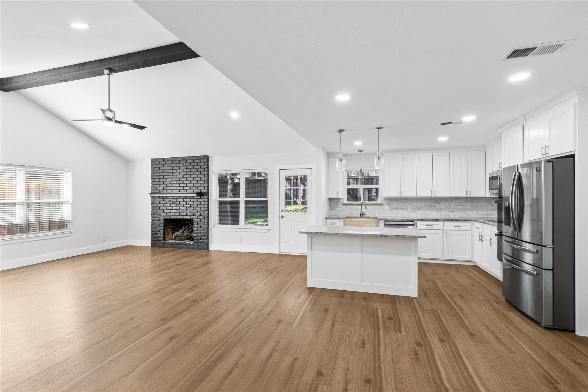 5719 Valley Ridge Court Arlington TX 76017
