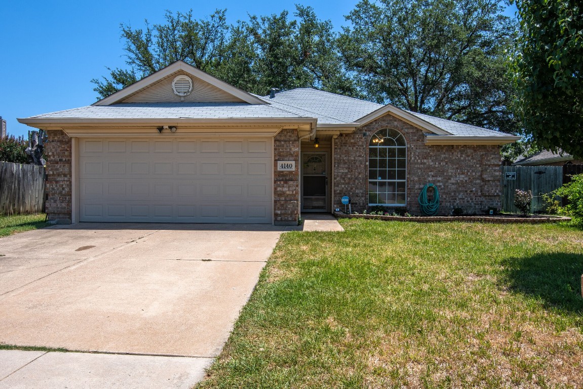 4140 Maryanne Place Haltom City TX 76137
