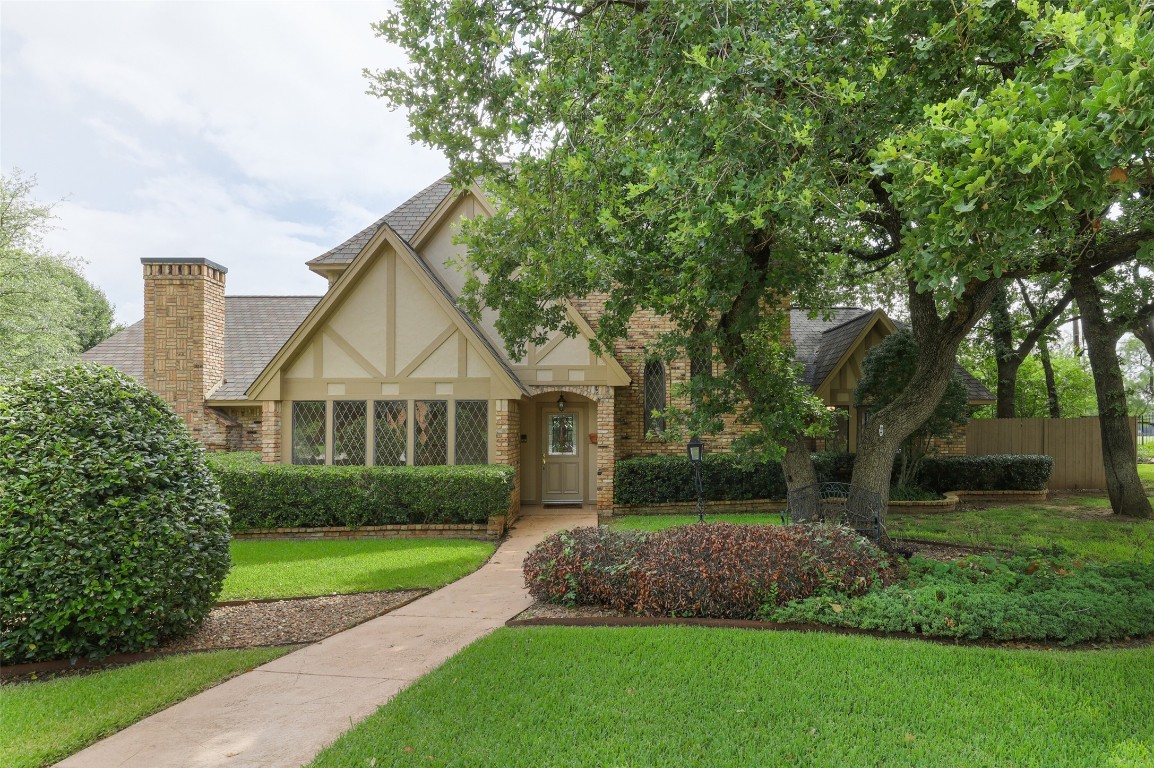 2309 Meandering Way Arlington TX 76011