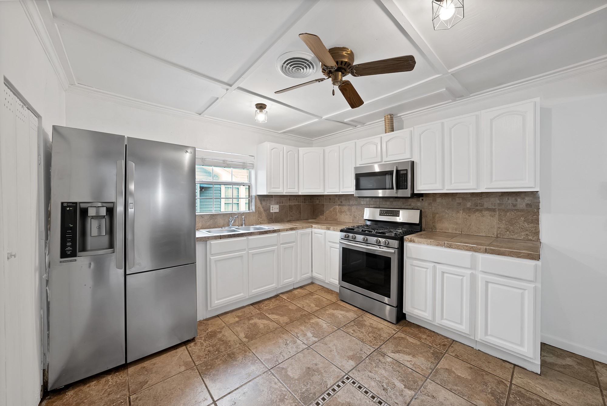 2117 Grace Avenue Fort Worth TX 76111