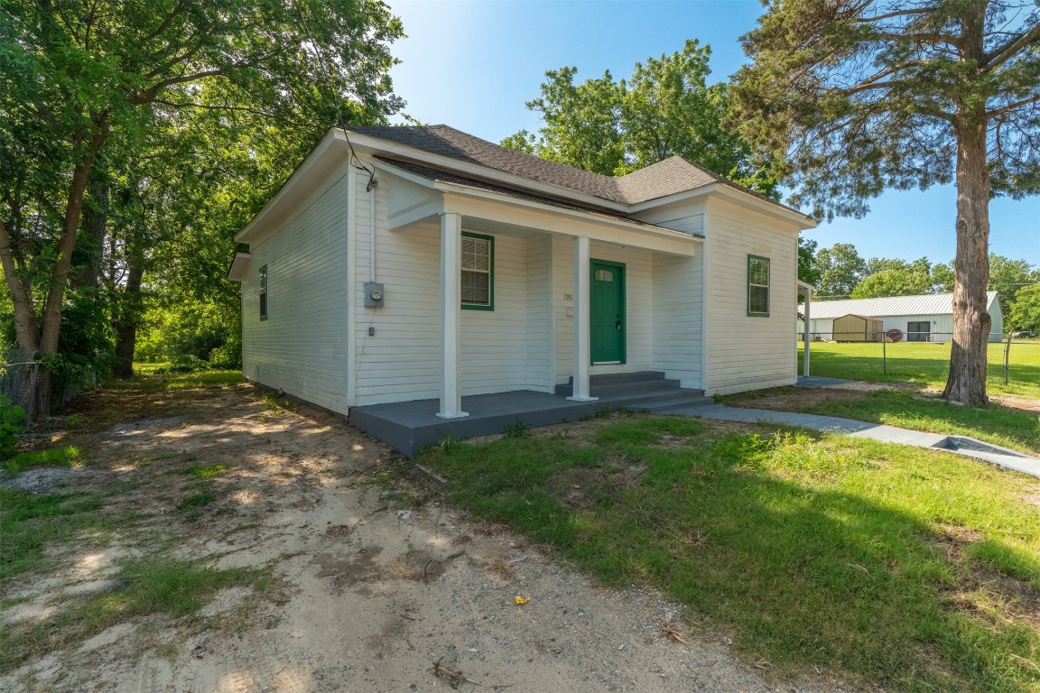 1911 Beach Street Commerce TX 75428