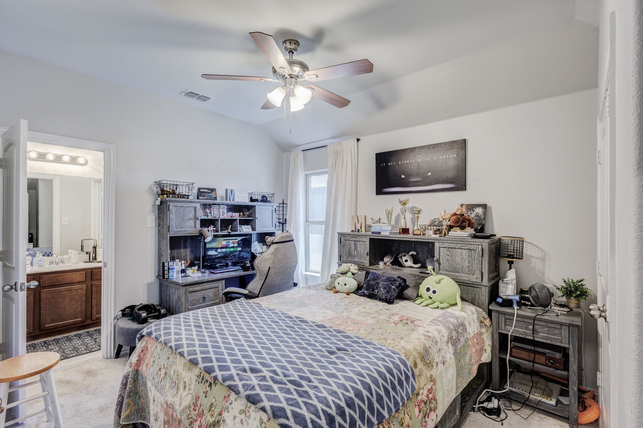 2817 Stallion Trail Way Aubrey TX 76227