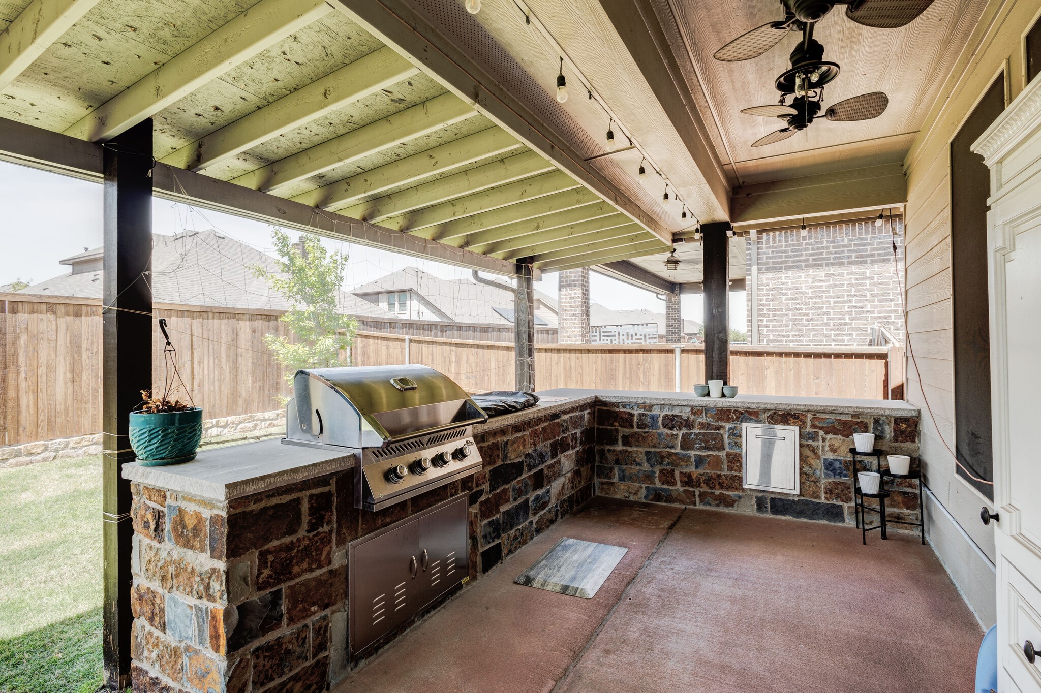 2817 Stallion Trail Way Aubrey TX 76227