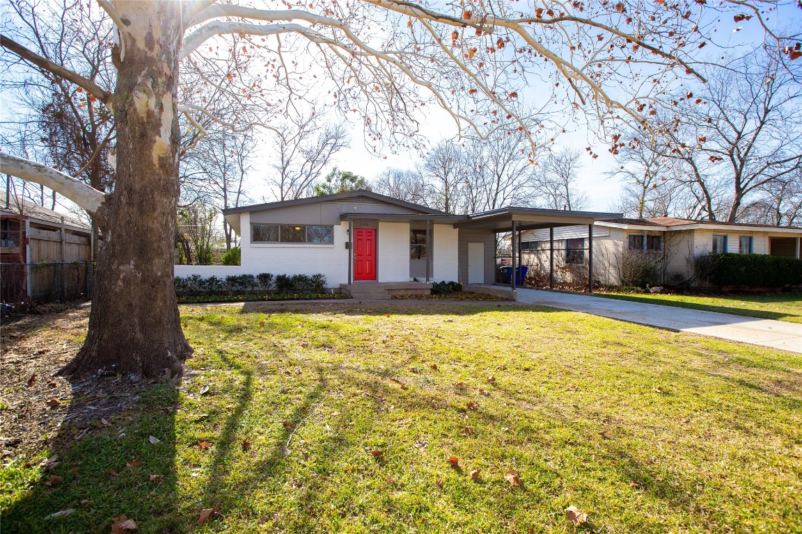 2426 Lockhart Avenue Dallas TX 75228