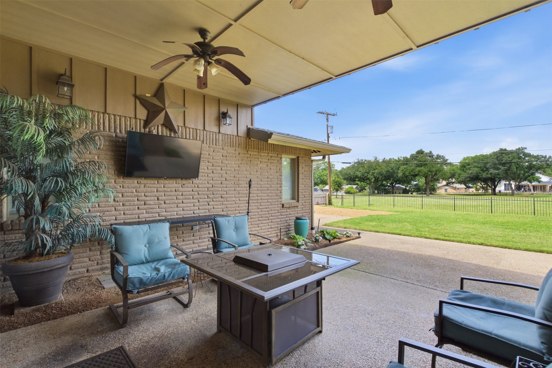 3217 Golfing Green Farmers Branch TX 75234