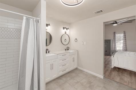 819 Beech Street Bonham TX 75418
