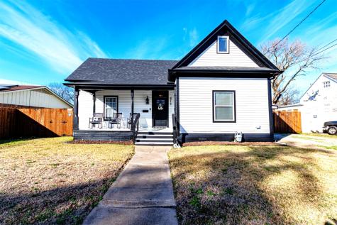 819 Beech Street Bonham TX 75418