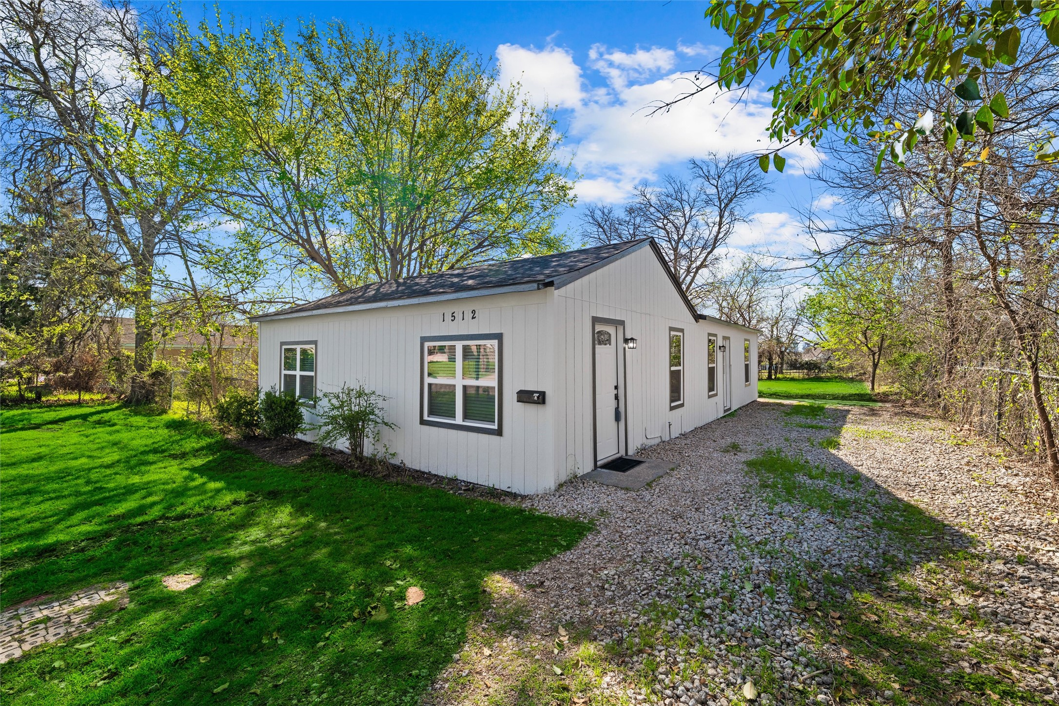 1512 NE 34th Street Fort Worth TX 76106