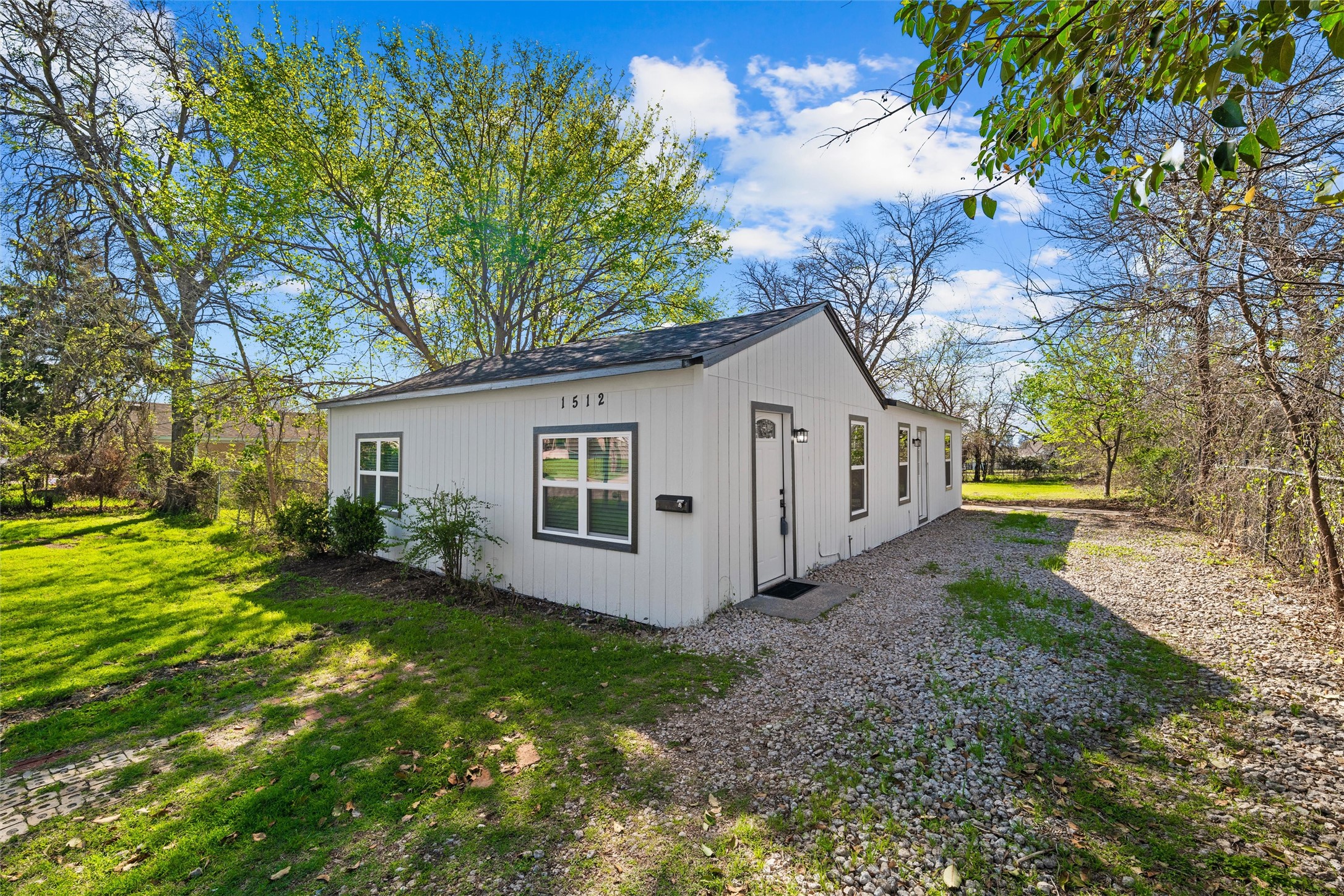 1512 NE 34th Street Fort Worth TX 76106