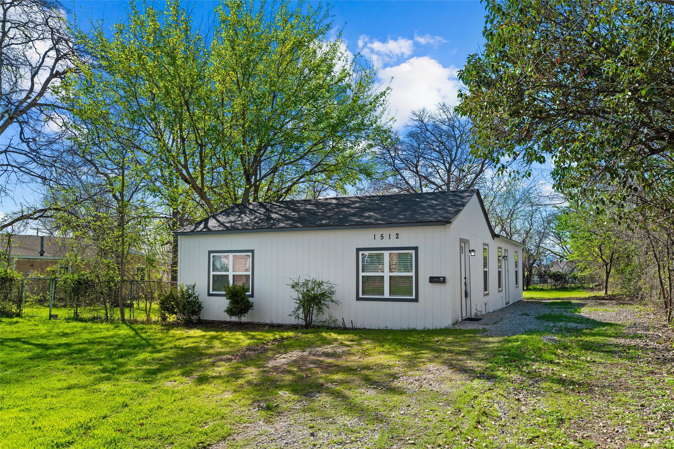 1512 NE 34th Street Fort Worth TX 76106