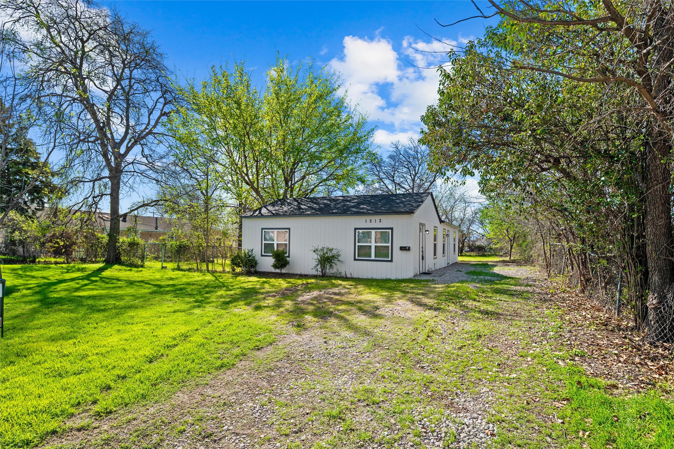 1512 NE 34th Street Fort Worth TX 76106