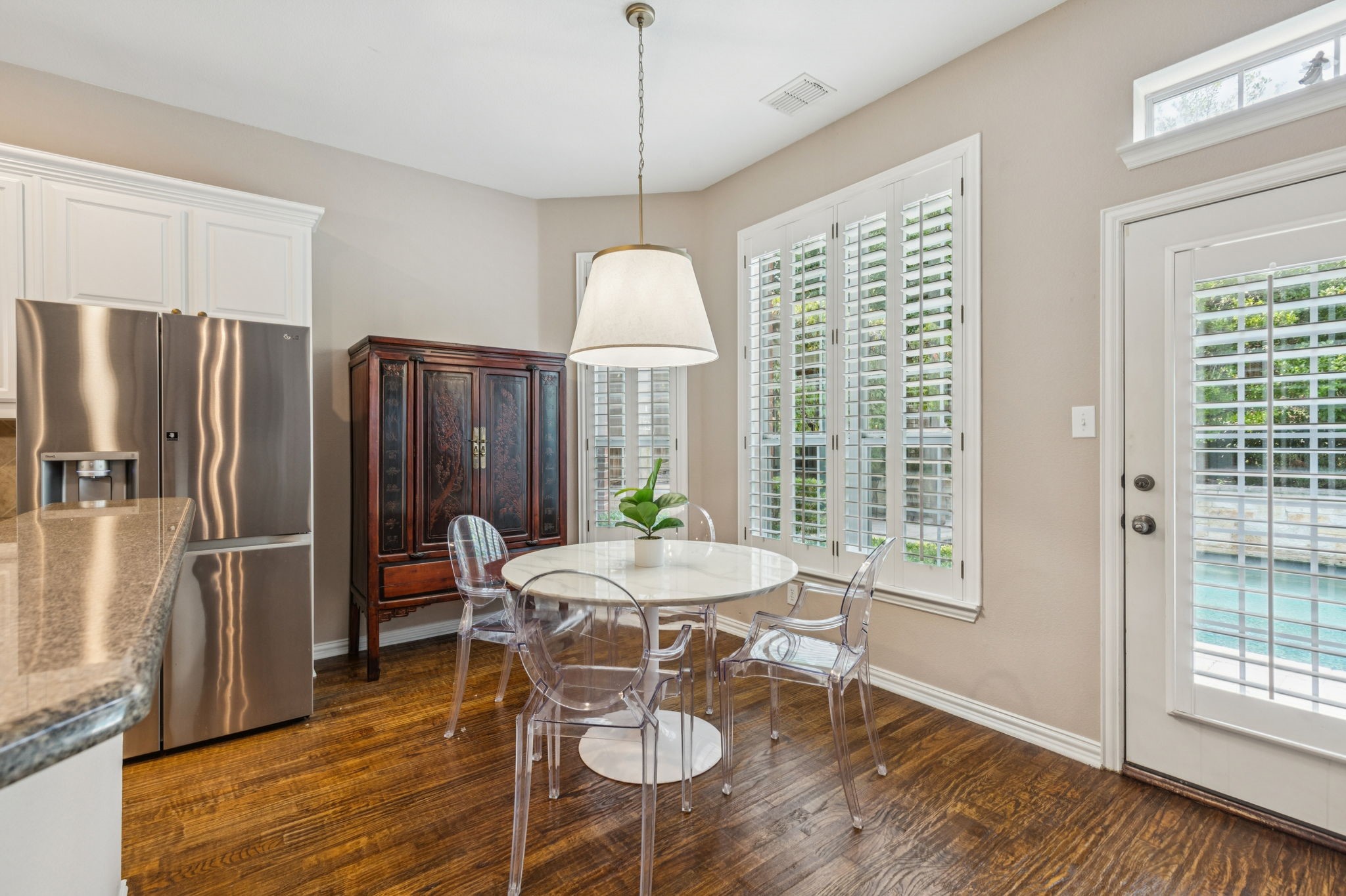 8904 Meadowknoll Drive Dallas TX 75243