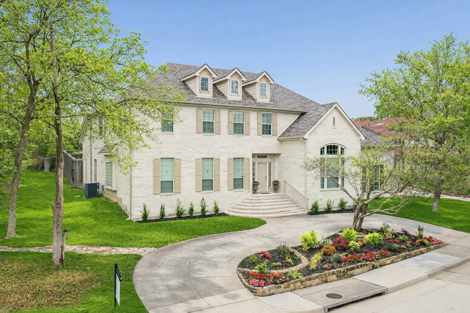 8904 Meadowknoll Drive Dallas TX 75243