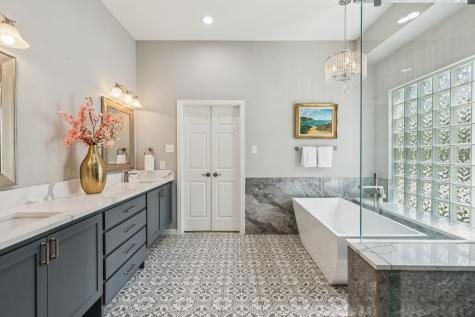 8904 Meadowknoll Drive Dallas TX 75243