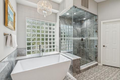 8904 Meadowknoll Drive Dallas TX 75243