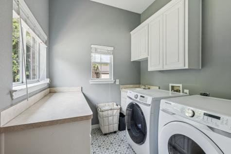 8904 Meadowknoll Drive Dallas TX 75243