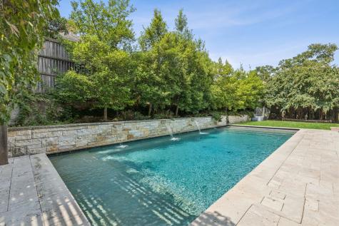 8904 Meadowknoll Drive Dallas TX 75243