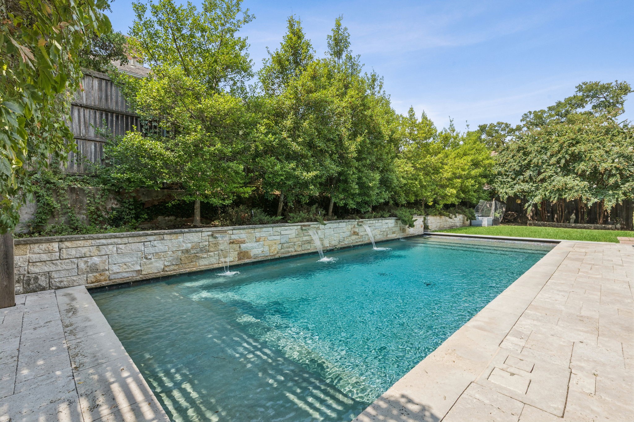 8904 Meadowknoll Drive Dallas TX 75243