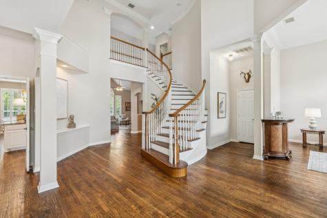8904 Meadowknoll Drive Dallas TX 75243