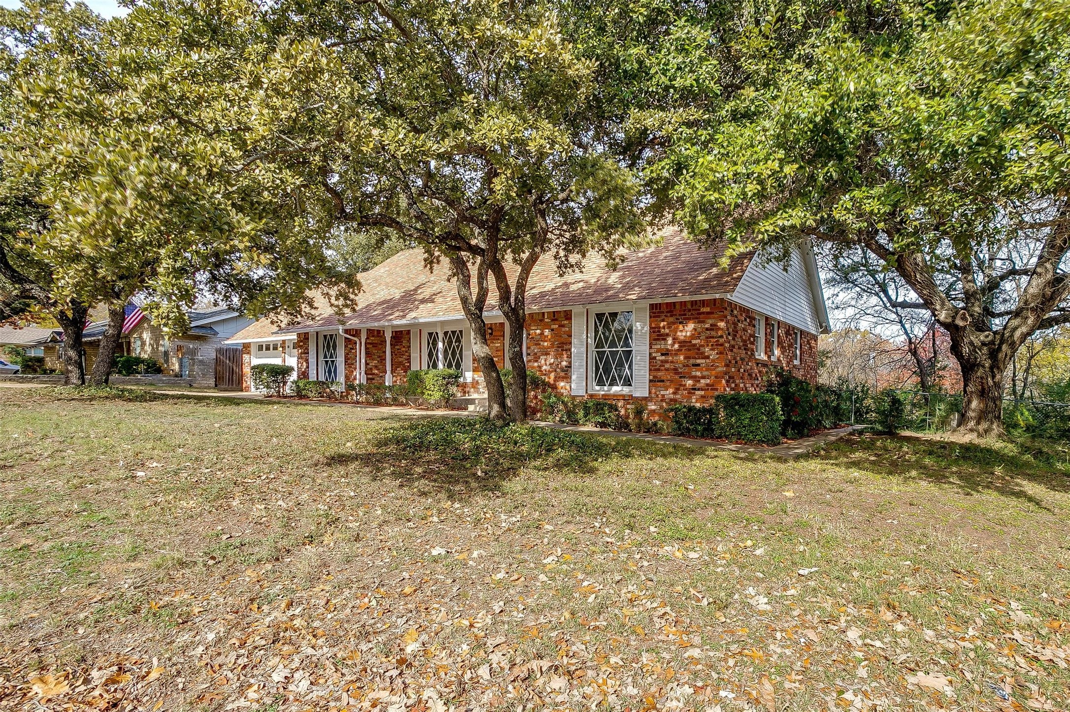 4825 Briarwood Lane Fort Worth TX 76103