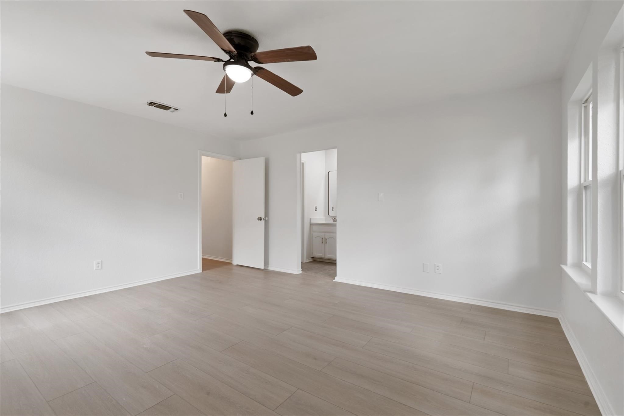 2024 Oakmeadow Street Bedford TX 76021