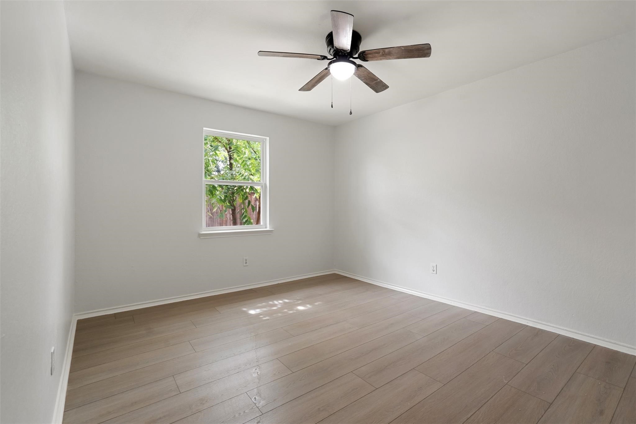 2024 Oakmeadow Street Bedford TX 76021