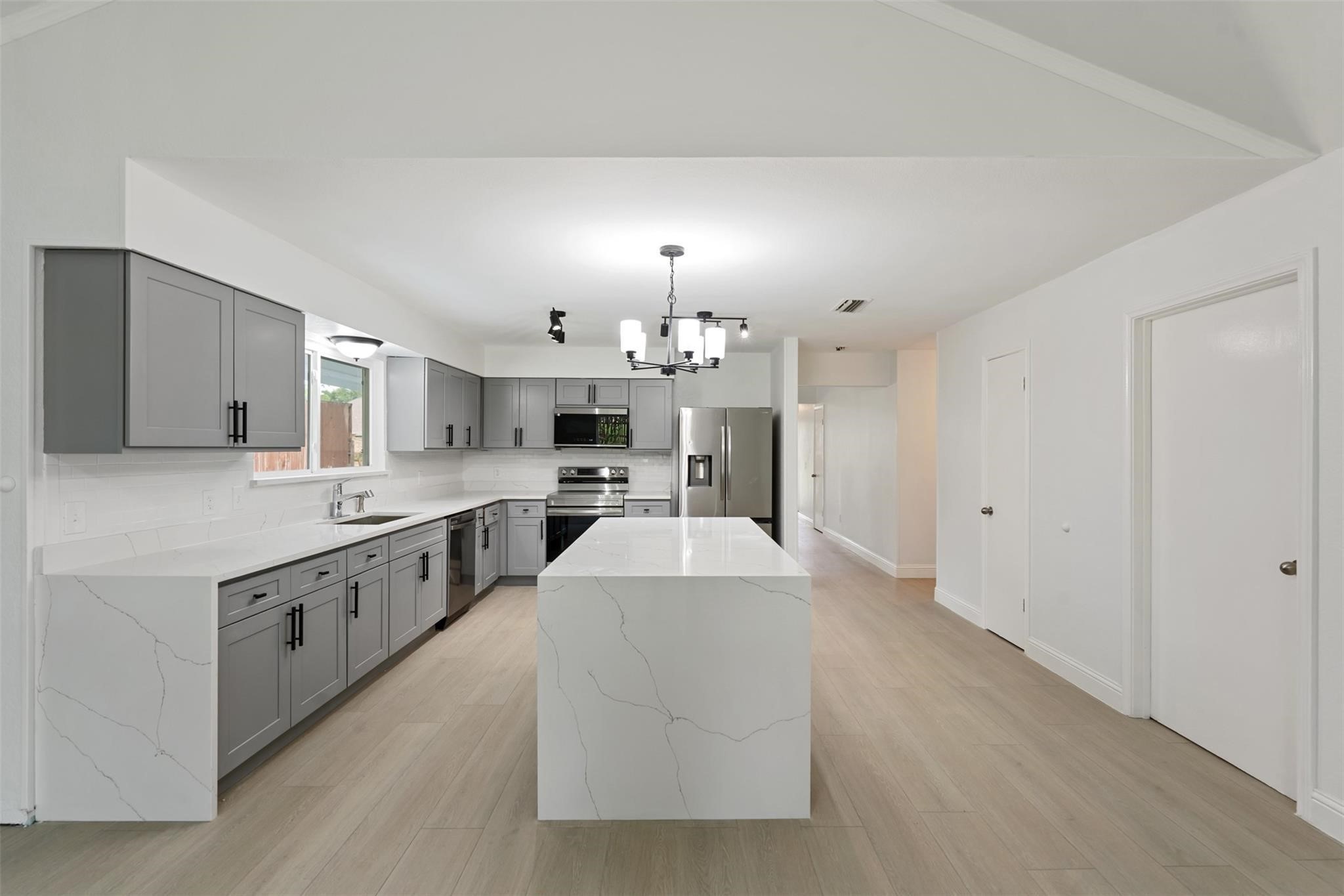 2024 Oakmeadow Street Bedford TX 76021