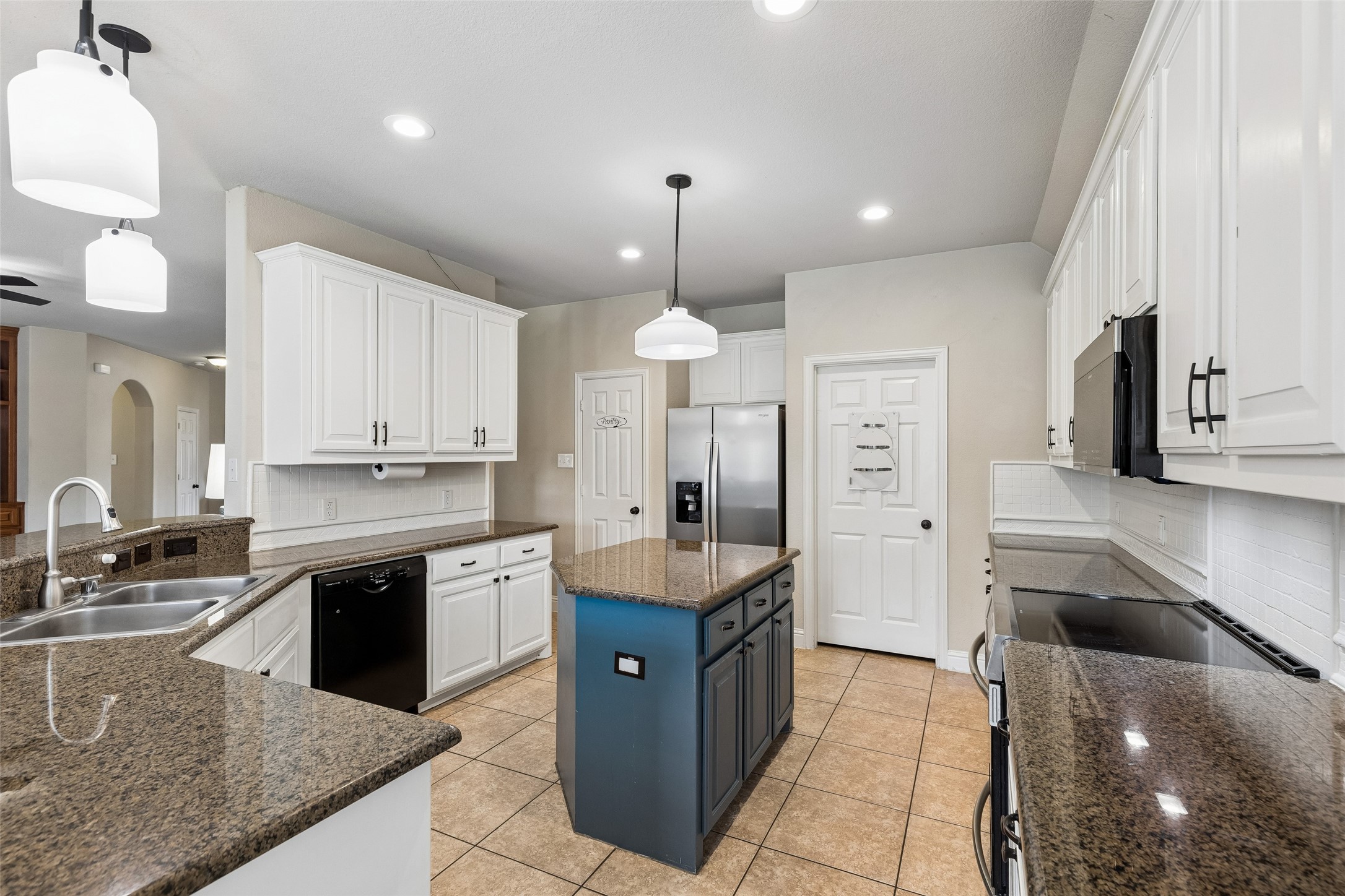 139 Country Lakes Drive Argyle TX 76226