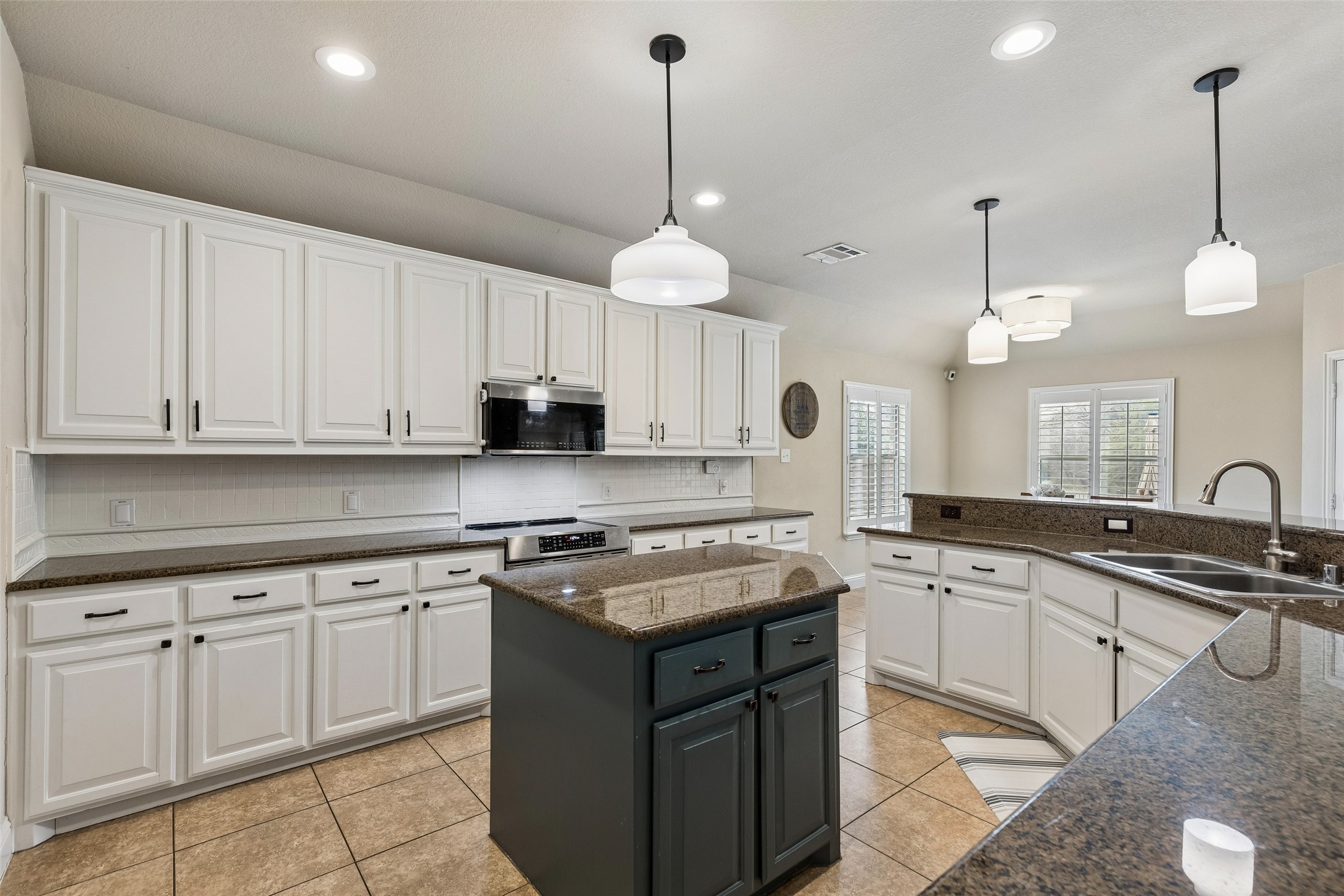 139 Country Lakes Drive Argyle TX 76226