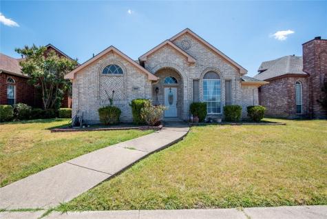2825 Clearwater Drive Mesquite TX 75181