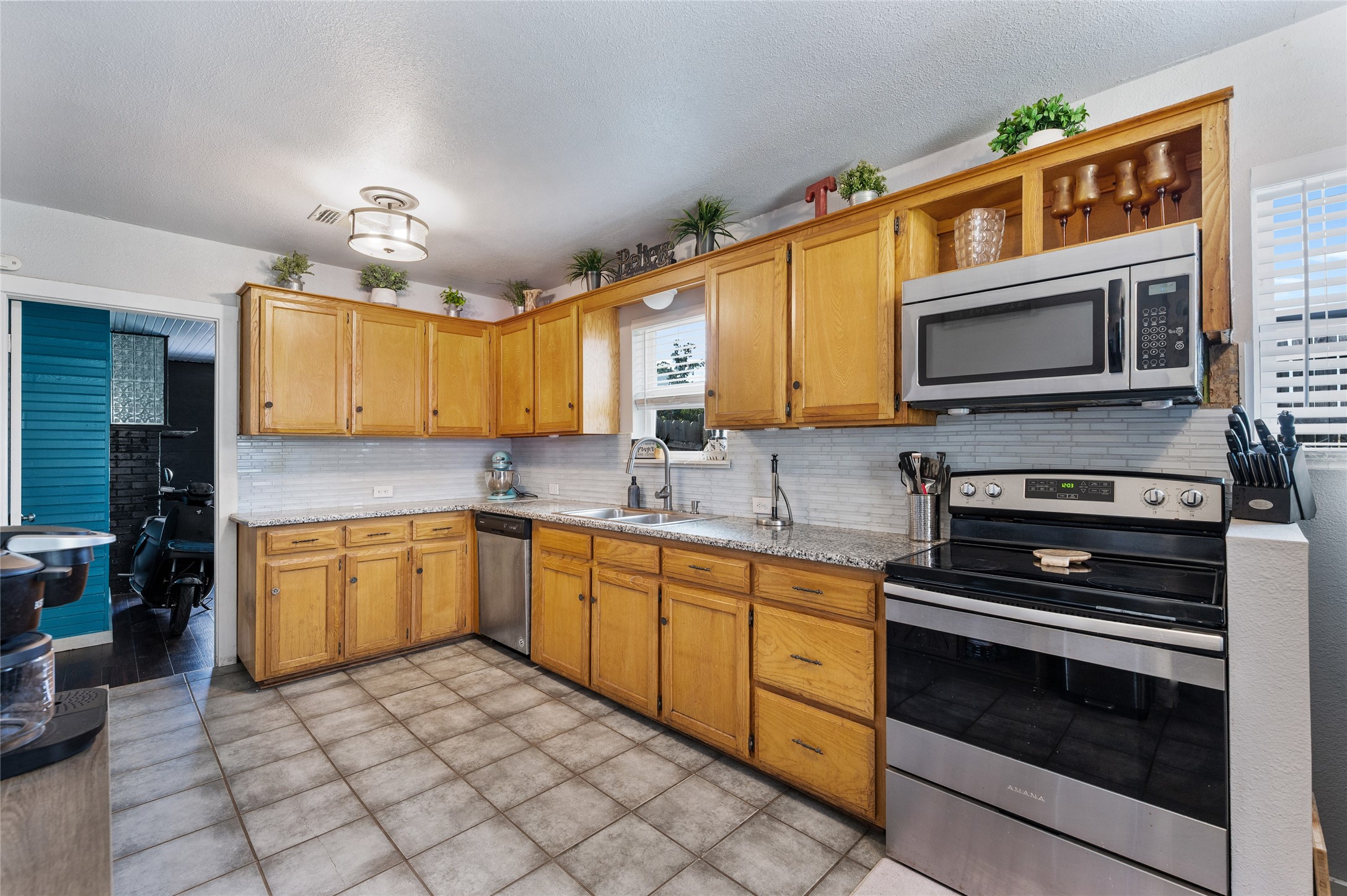 1531 W Main Street Denison TX 75020