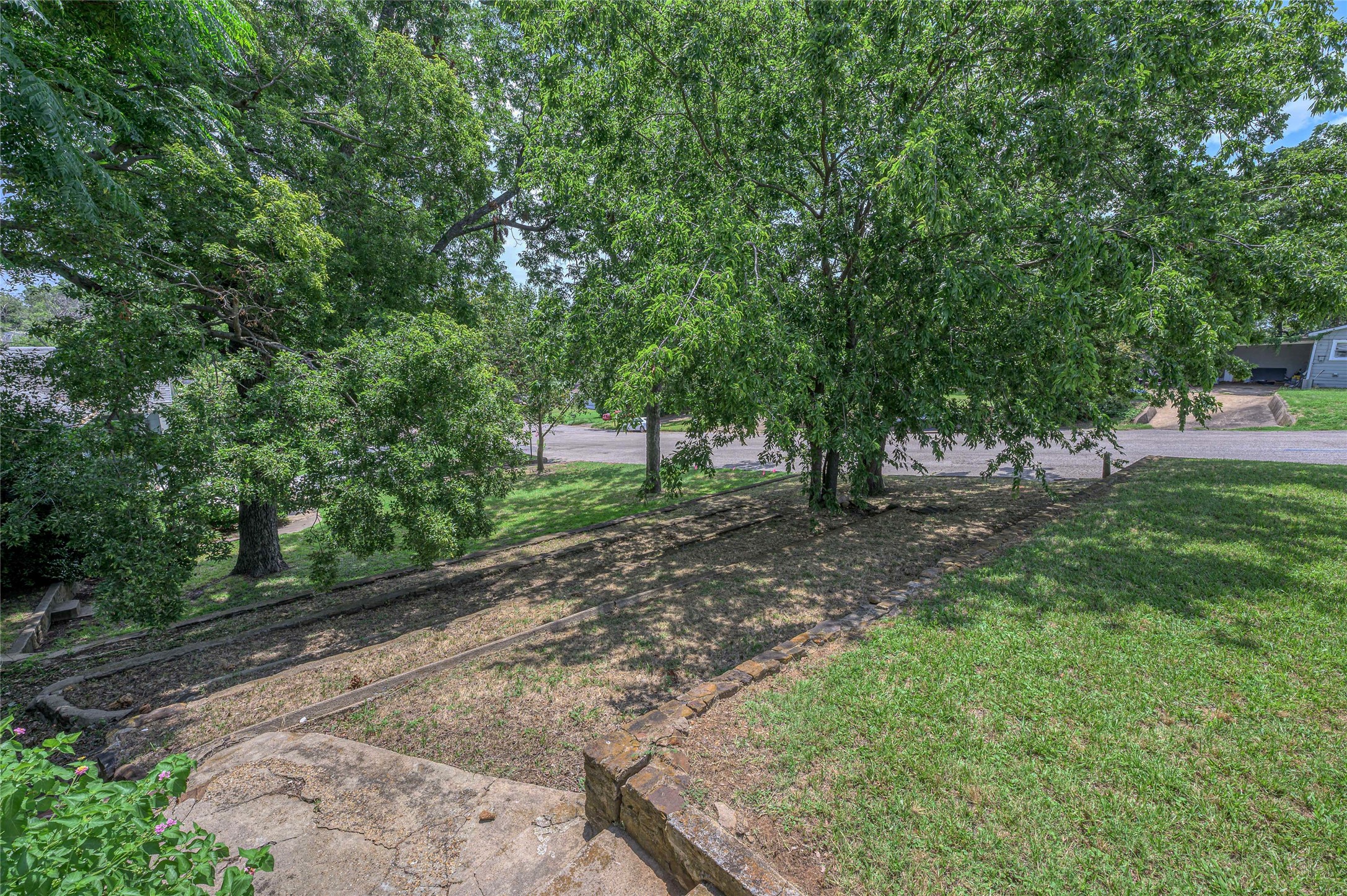 1531 W Main Street Denison TX 75020