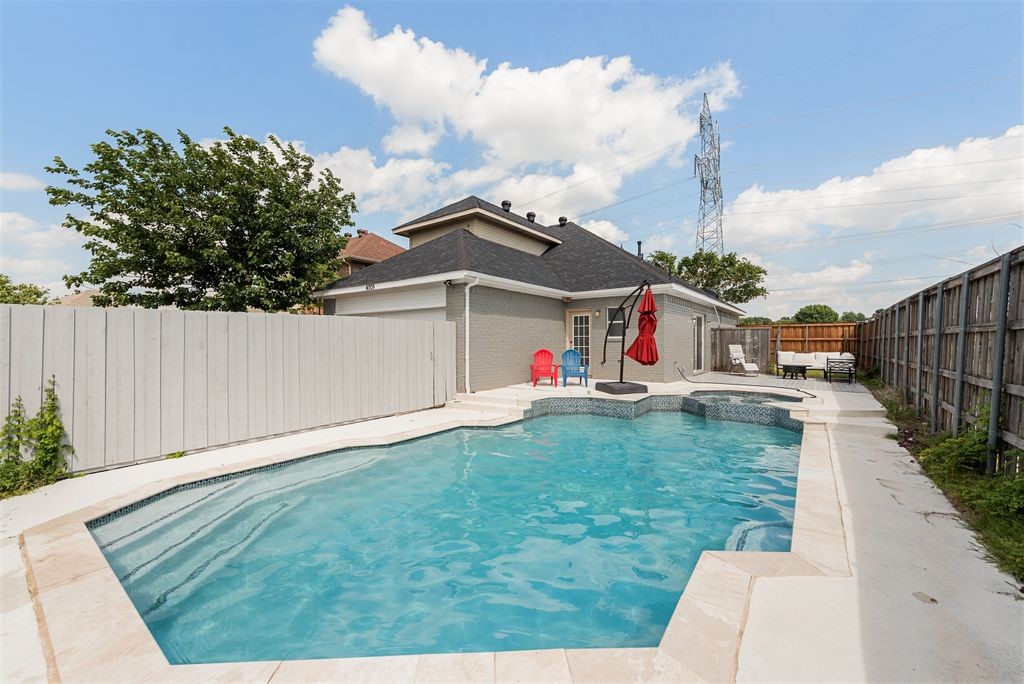 4009 Eisenhower Street Carrollton TX 75007