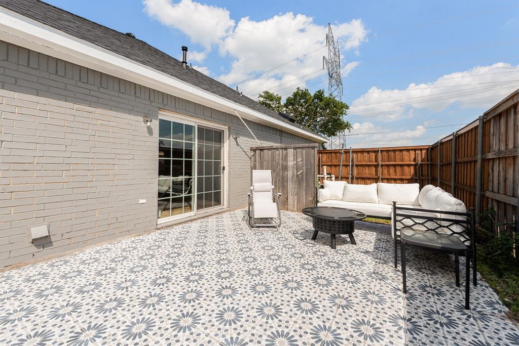 4009 Eisenhower Street Carrollton TX 75007