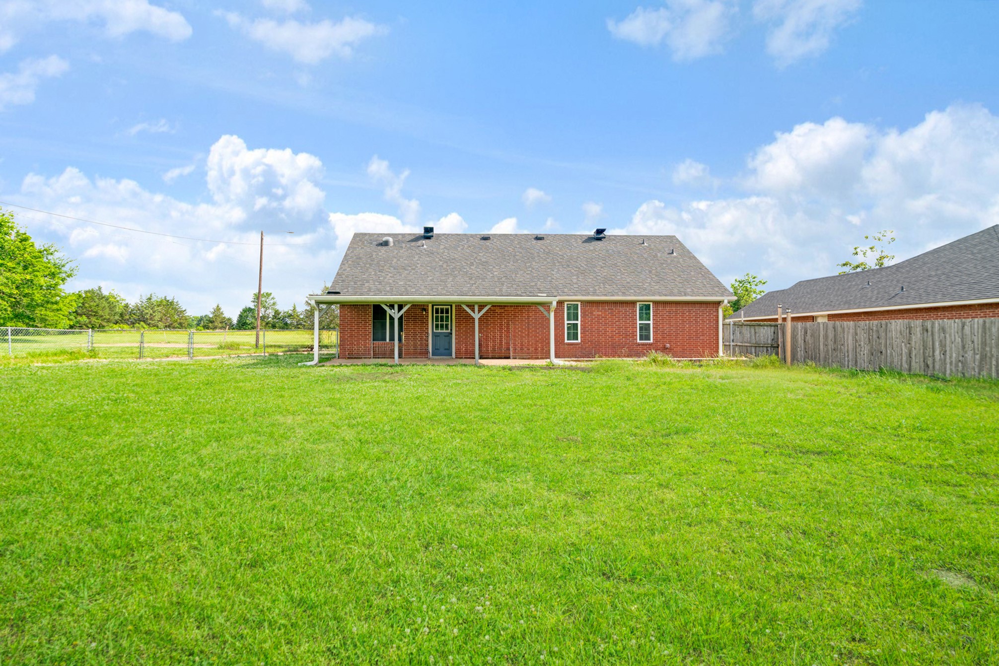 525 York Street Paris TX 75460