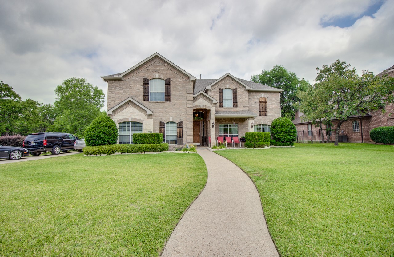 2203 Creekedge Court Corinth TX 76210
