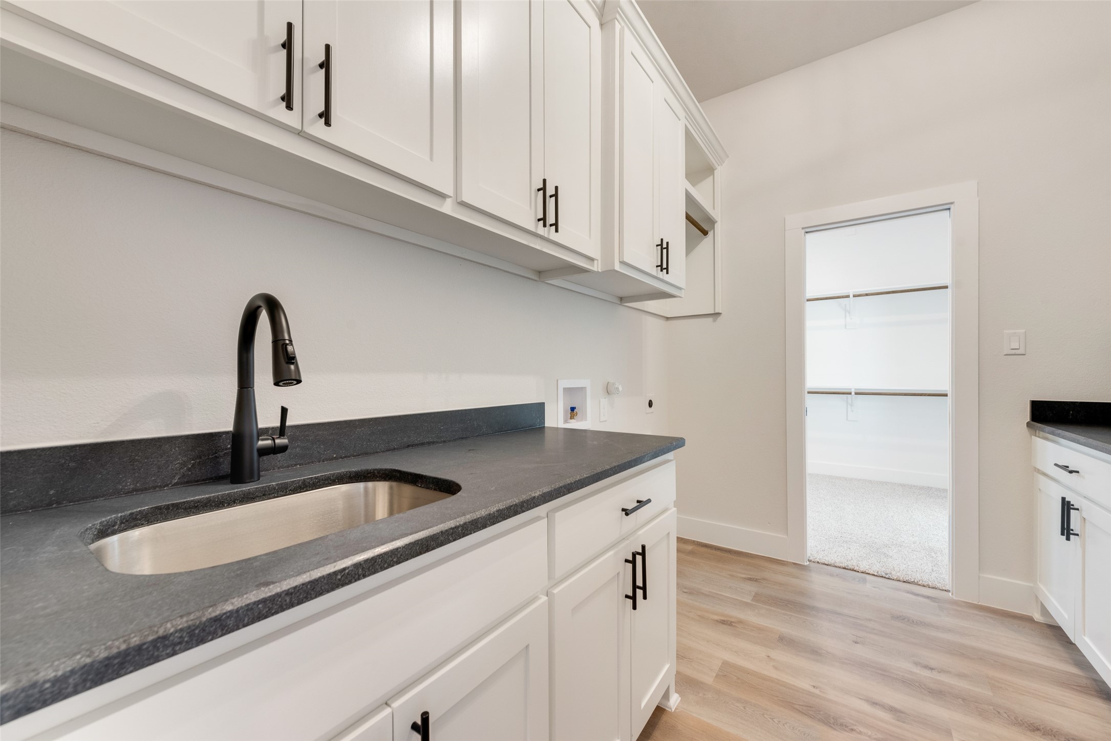153 Dove Landing Valley View TX 76272