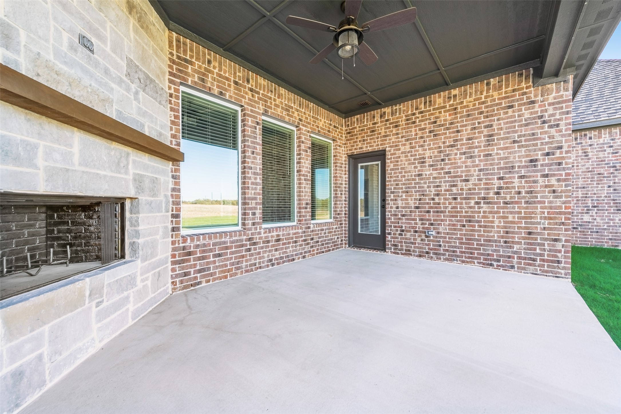 153 Dove Landing Valley View TX 76272