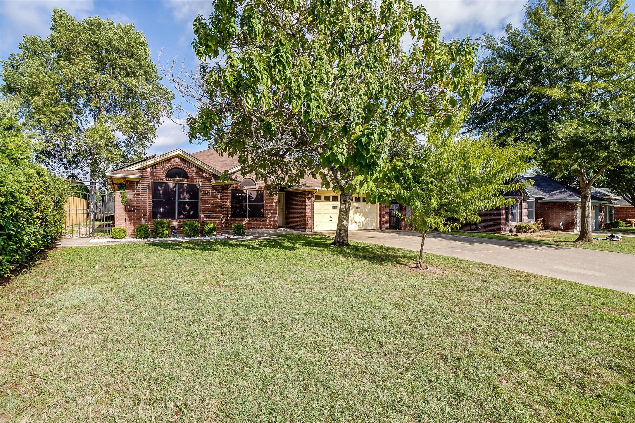 1522 Berry Patch Lane Granbury TX 76048