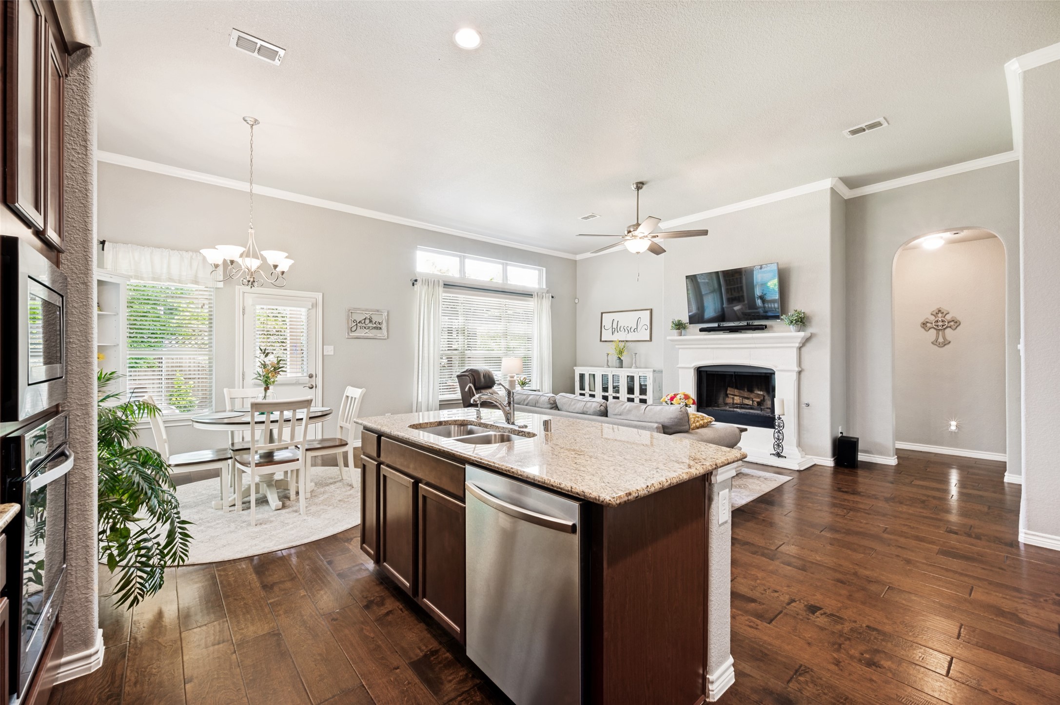 1317 Isabella Lane Savannah TX 76227